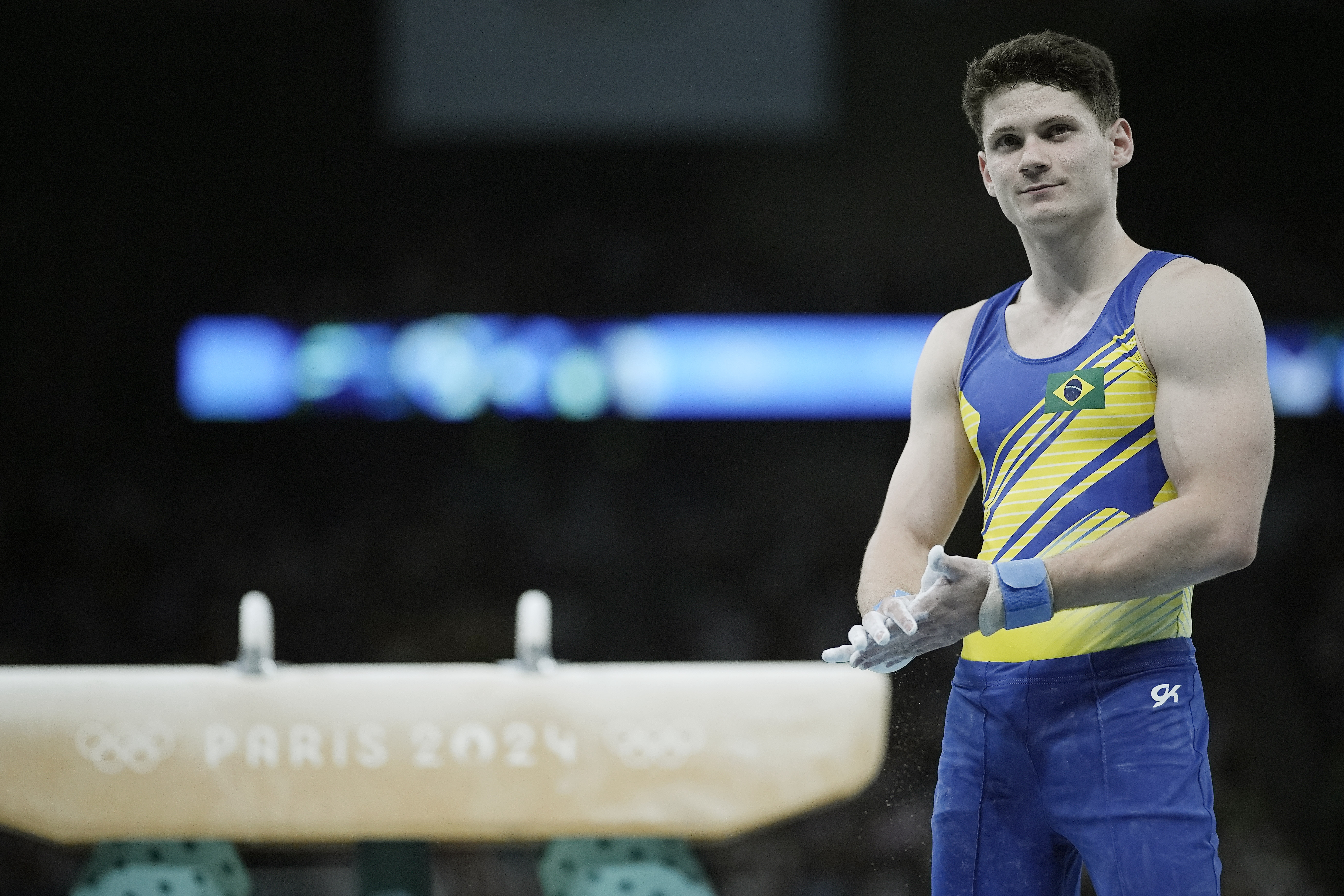 Diogo Soares compete na final individual geral masculina. Foto Alexandre Loureiro COB.