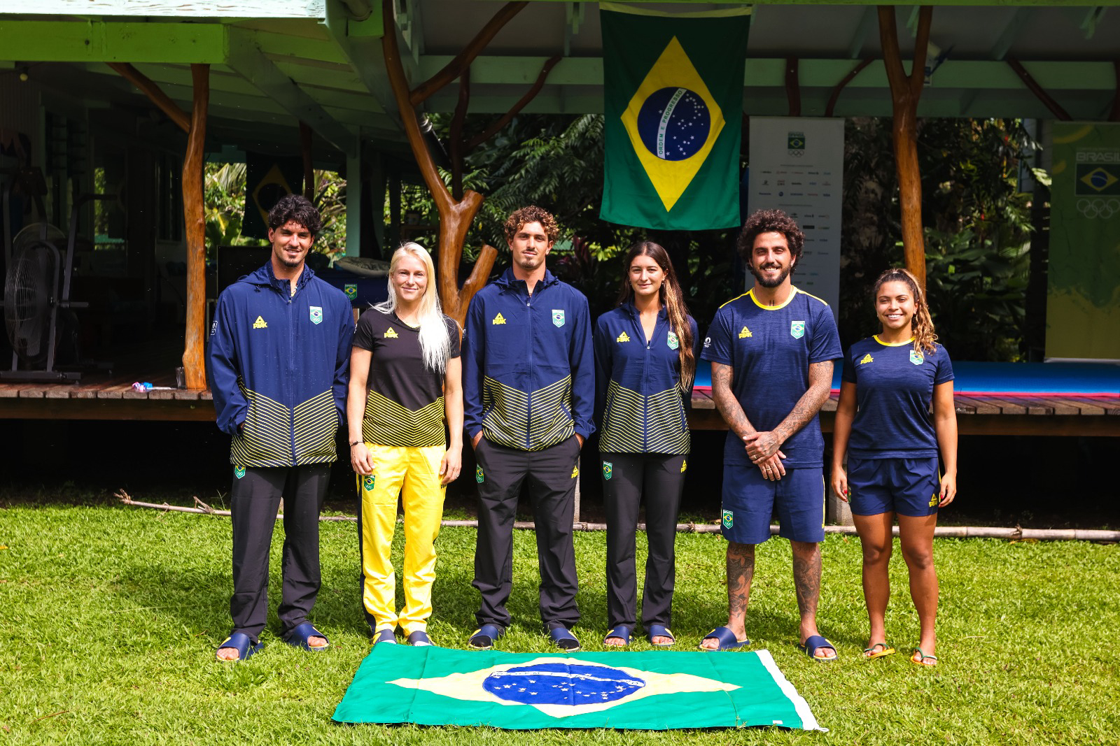 Integrantes do Time Brasil do surfe nos Jogos Olímpicos Paris 2024.