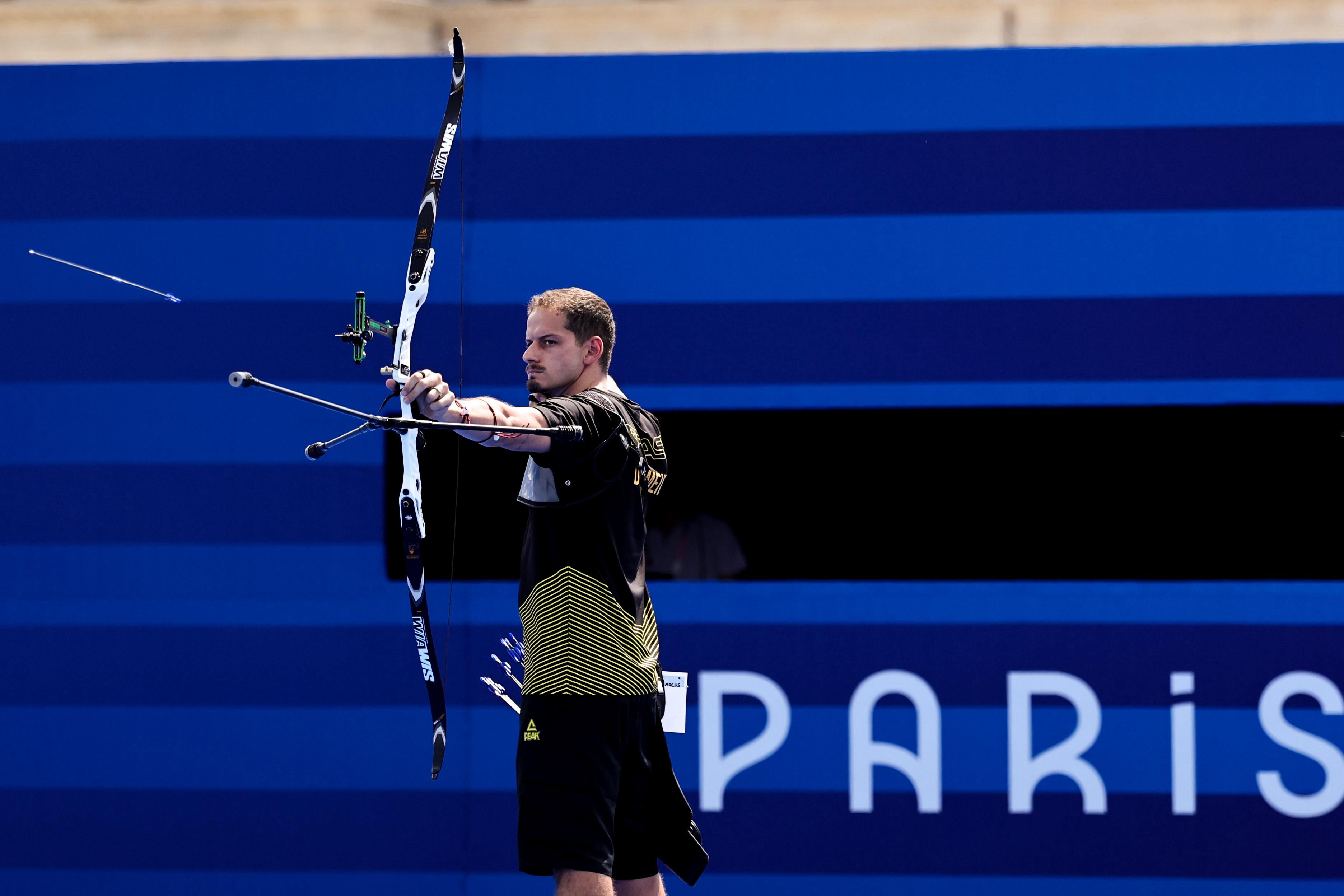 Marcus D’Almeida durante competição do tiro com arco